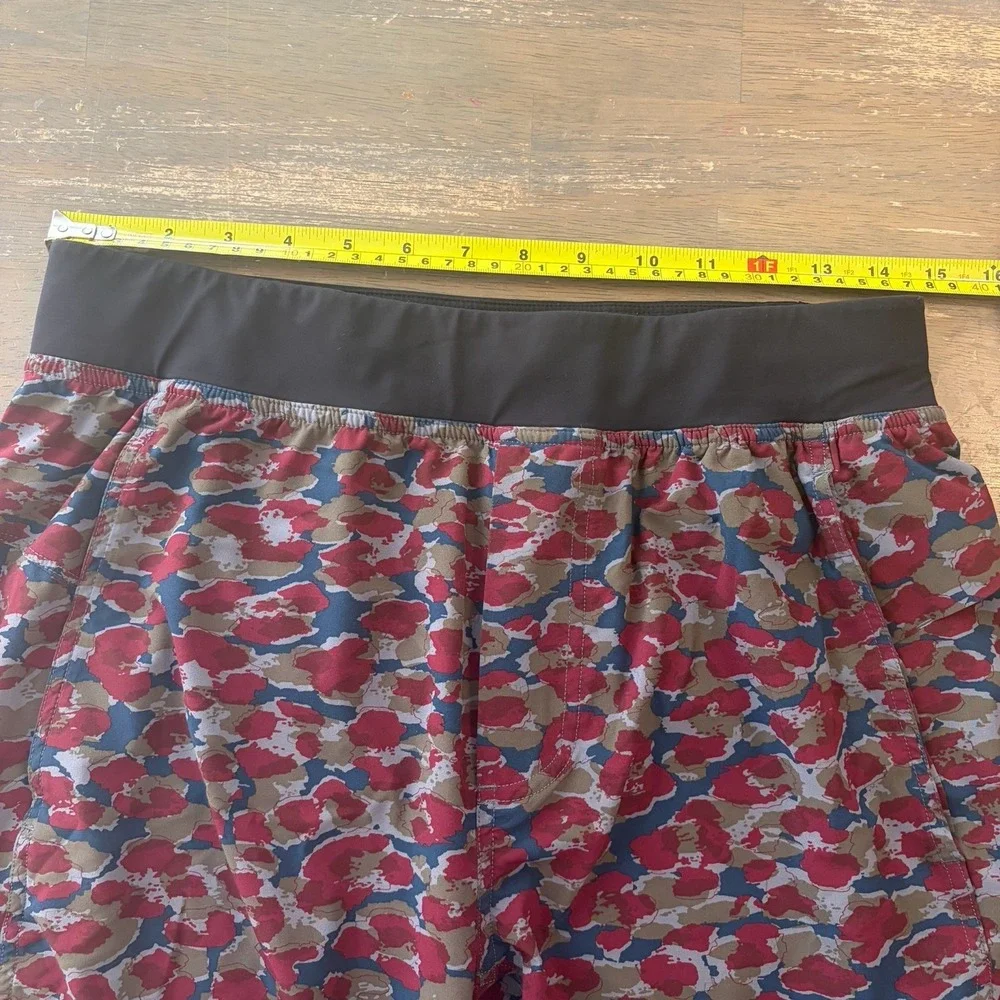 Lululemon Shorts Mens Medium T.H.E. Short Drawstring Athleisure 12